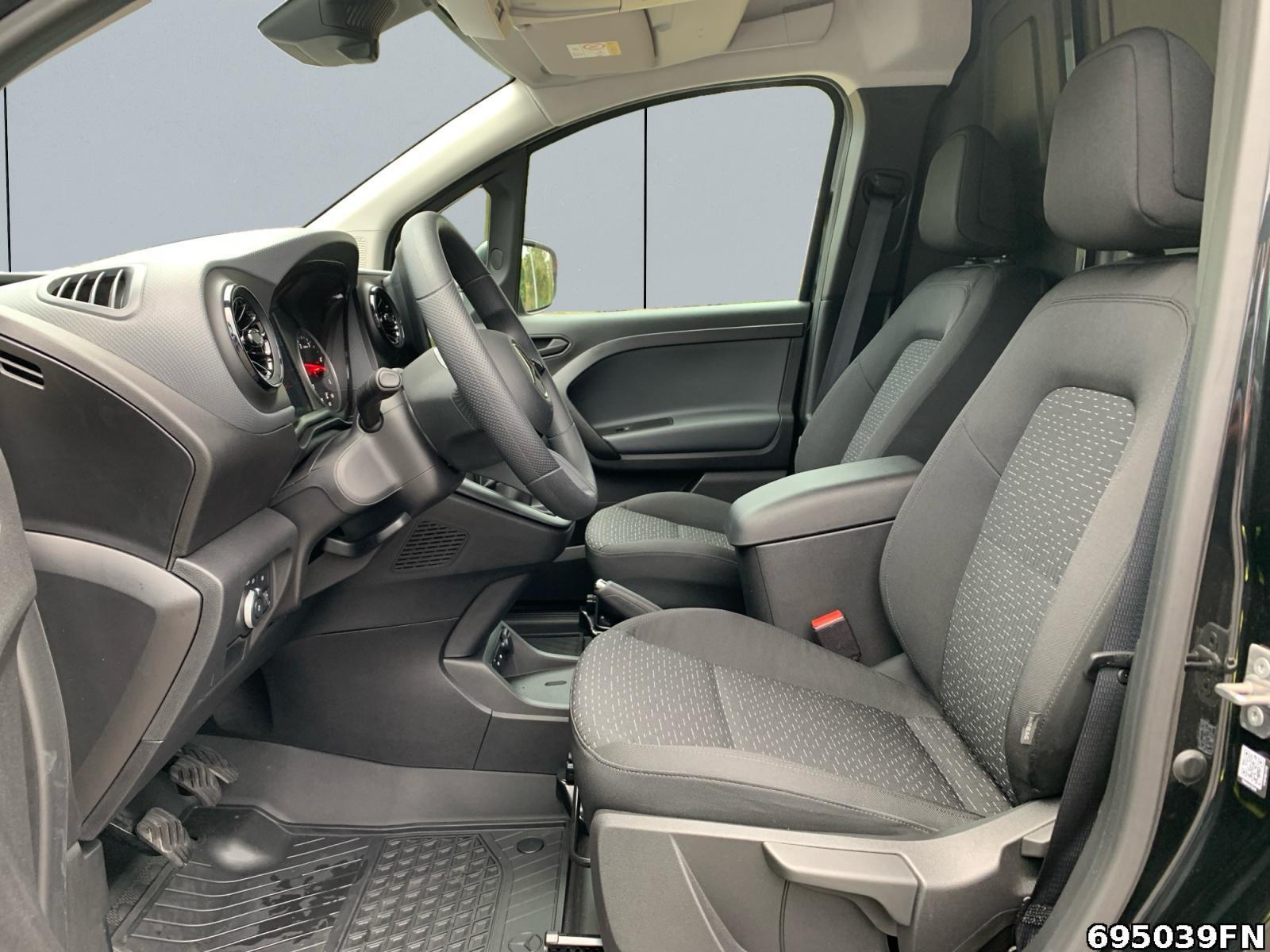 Fahrzeugabbildung Mercedes-Benz Citan 108 BASE *KLIMA**KAMERA**MBUX**HECKTÜREN*