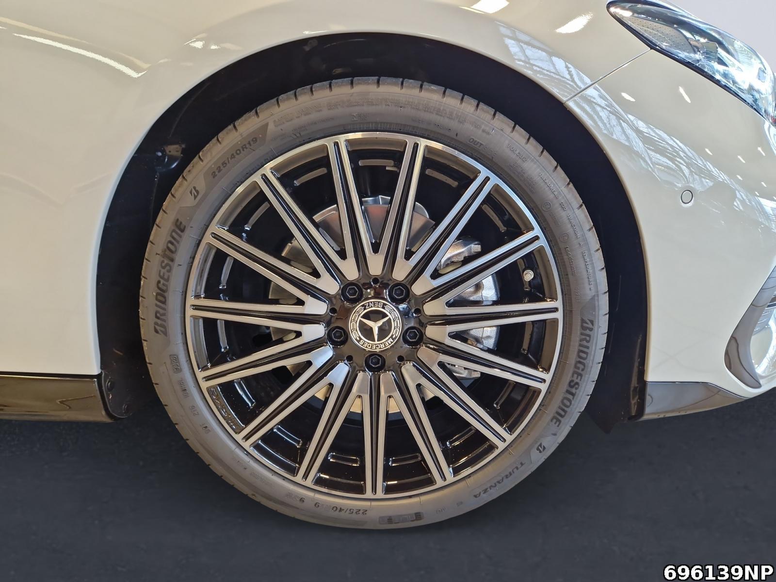 Fahrzeugabbildung Mercedes-Benz CLA 200 4MATIC AMG LINE PLUS+BURMESTER+HUD+PANO