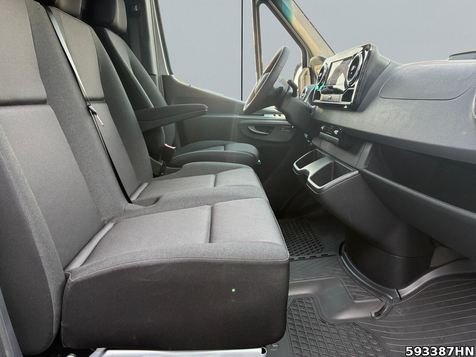 Fahrzeugabbildung Mercedes-Benz Sprinter 315 PRO L2H2 *AHK 3,5*LED*9G-TRONIC*UVM