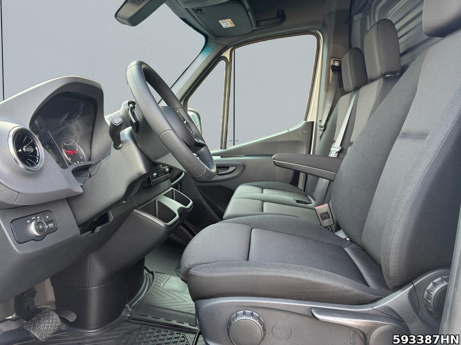 Fahrzeugabbildung Mercedes-Benz Sprinter 315 PRO L2H2 *AHK 3,5*LED*9G-TRONIC*UVM