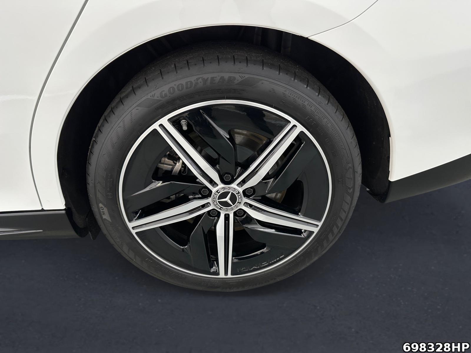 Fahrzeugabbildung Mercedes-Benz CLA 250 +AMG+MEMORY+KAMERA+WINTERPAK+NIGHT+