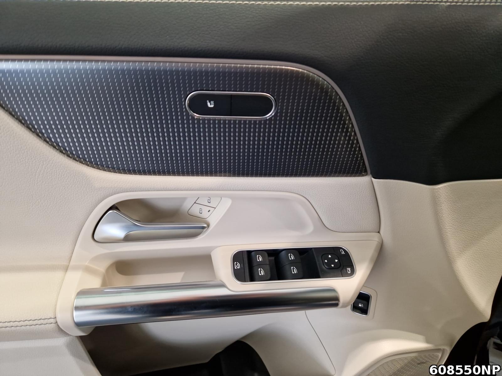 Fahrzeugabbildung Mercedes-Benz GLA 250 e Progressive CarPlay PanoSD Ambiente .