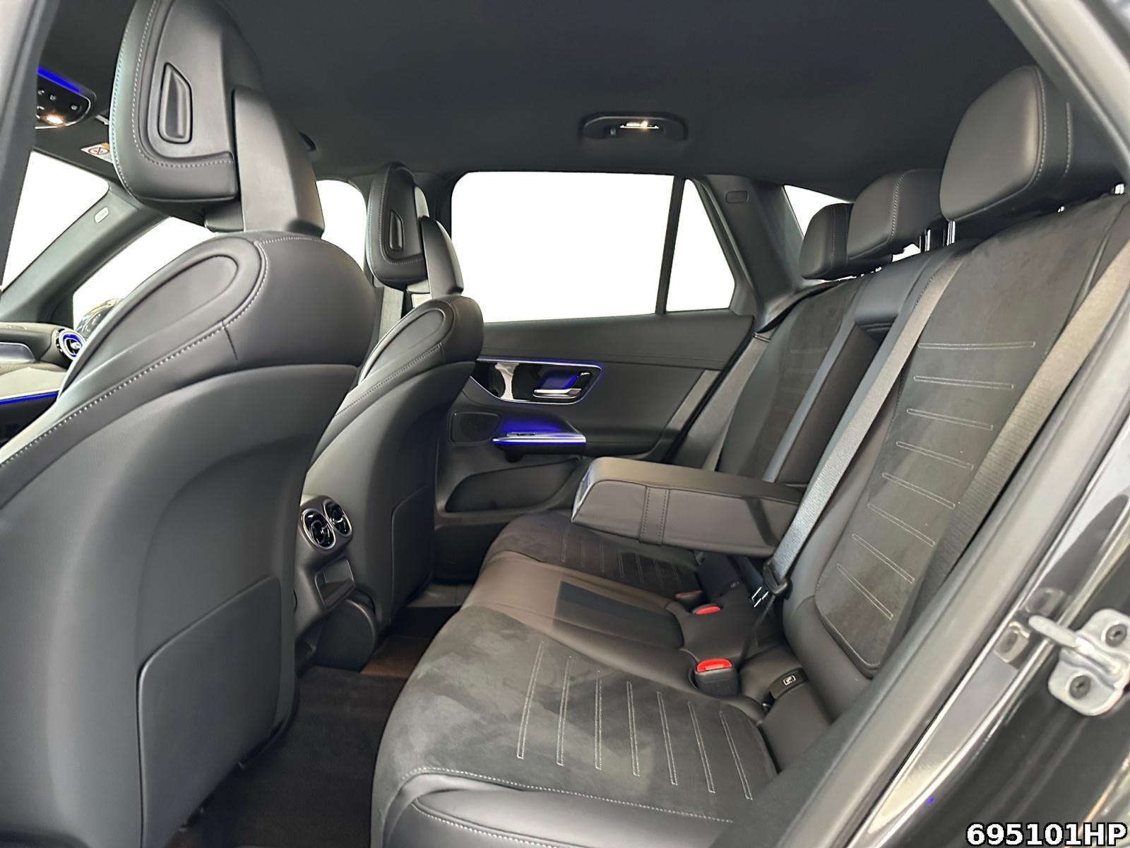 Fahrzeugabbildung Mercedes-Benz GLC 300 d 4M AMG AHK MEMORY CarPlay Distronic