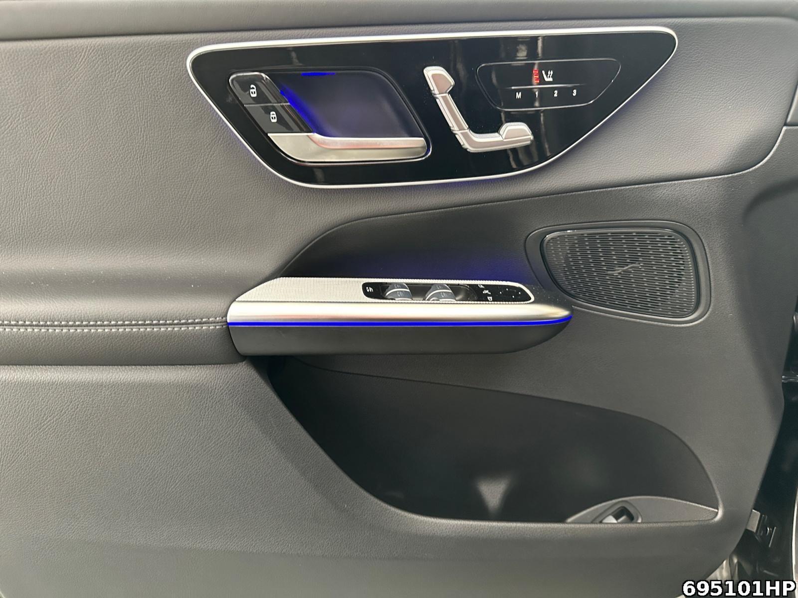 Fahrzeugabbildung Mercedes-Benz GLC 300 d 4M AMG AHK MEMORY CarPlay Distronic