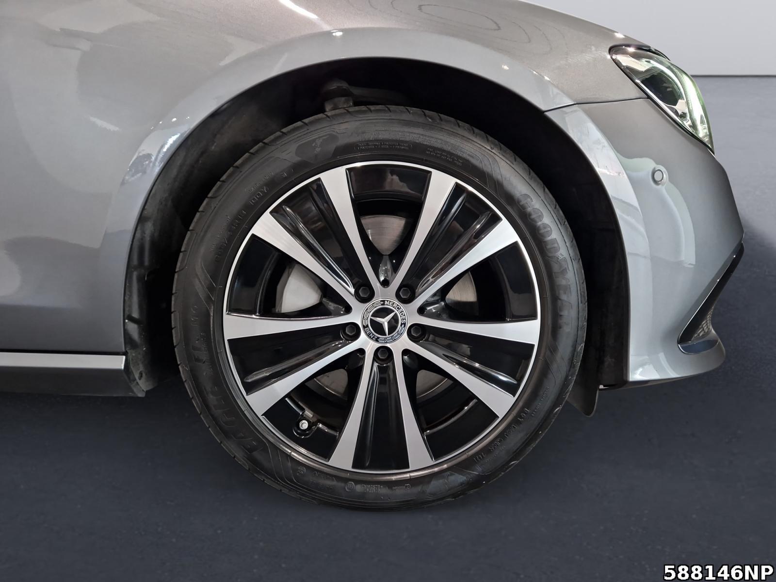 Fahrzeugabbildung Mercedes-Benz E 300 e T Avantgarde Spur Ambi Panorama AHK