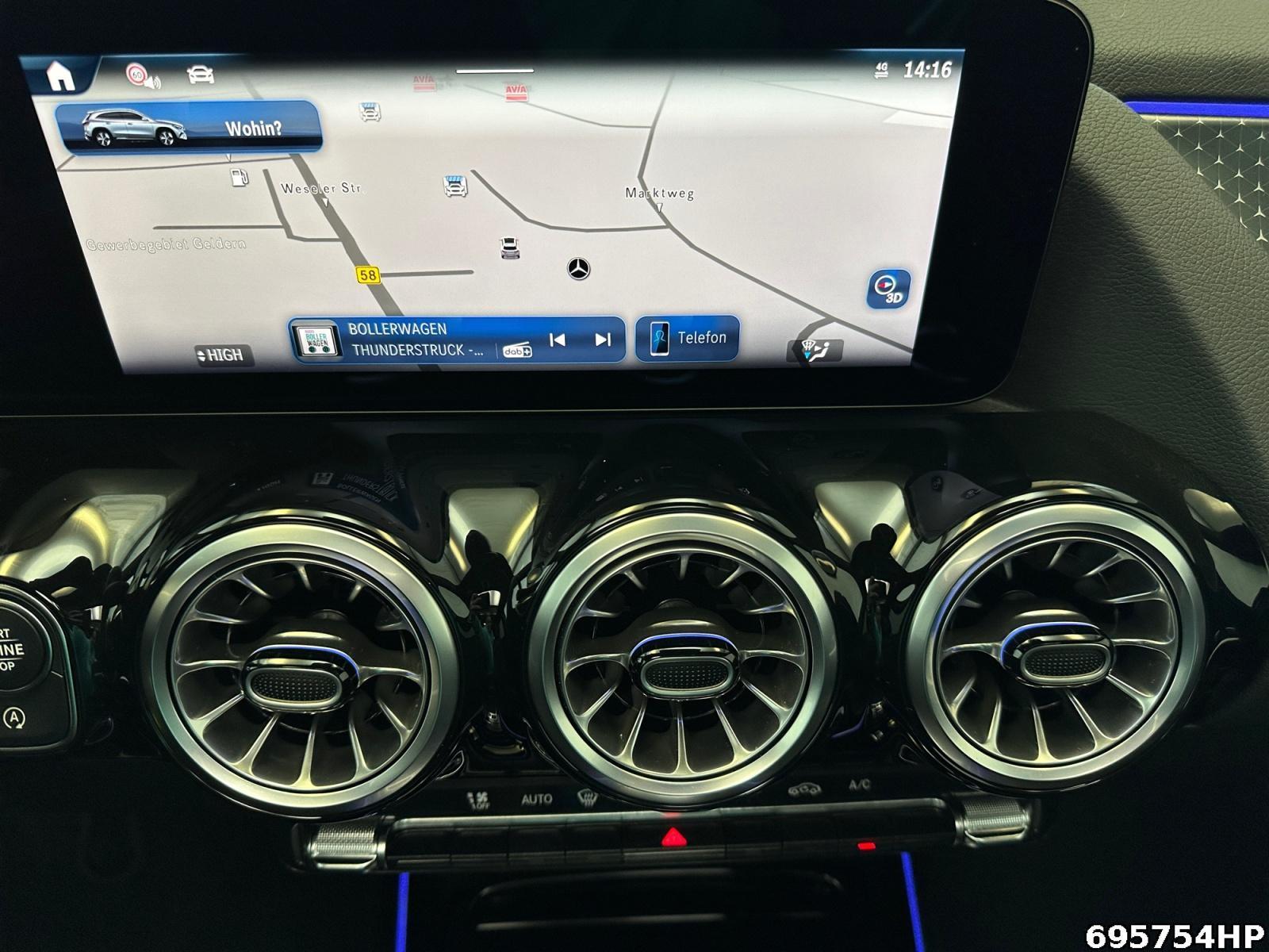 Fahrzeugabbildung Mercedes-Benz GLA 220 4M AMG Night Pano MULTIBEAM DISTRONIC.