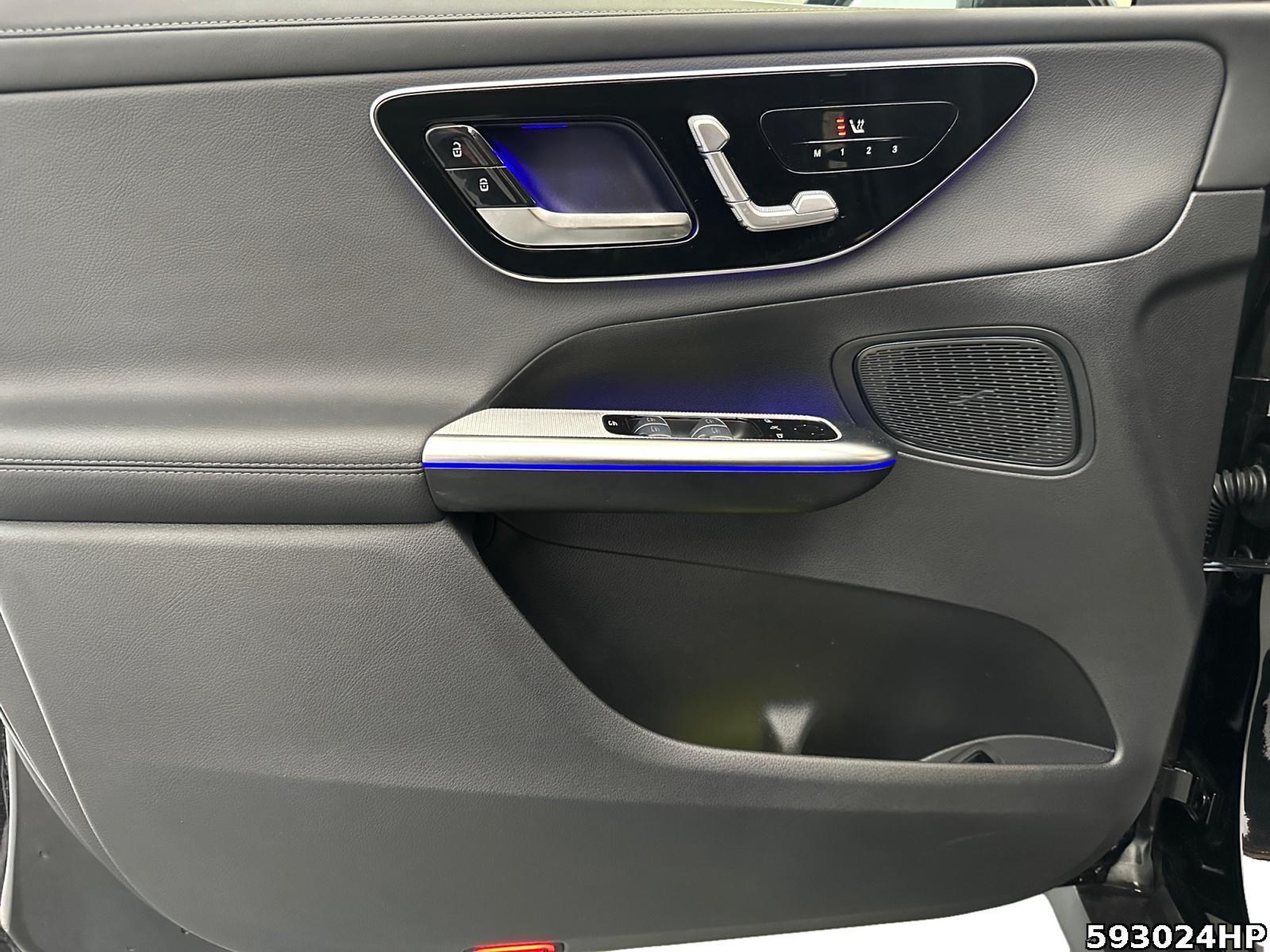 Fahrzeugabbildung Mercedes-Benz GLC 220 d 4M AMG Pano CarPlay AHK Memory Ambient