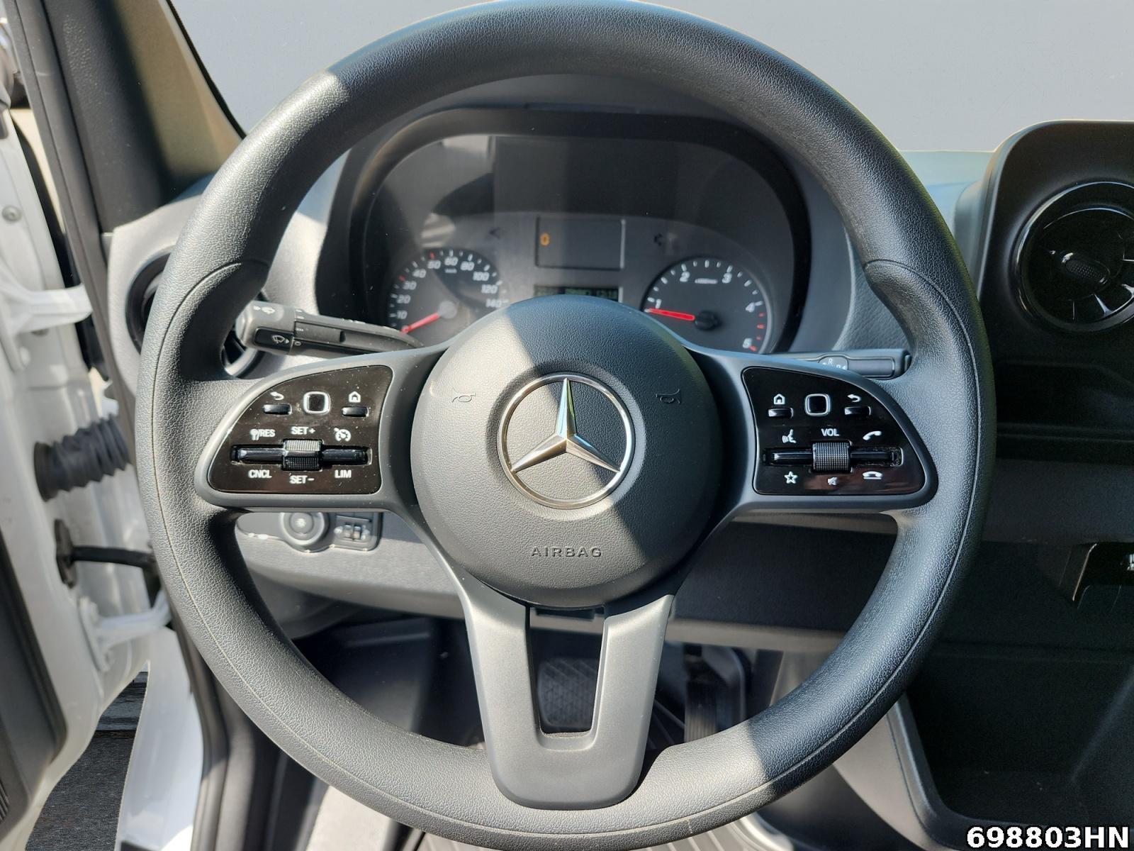 Fahrzeugabbildung Mercedes-Benz Sprinter 317 Kasten*L2/H2*360Kamera*MBUX