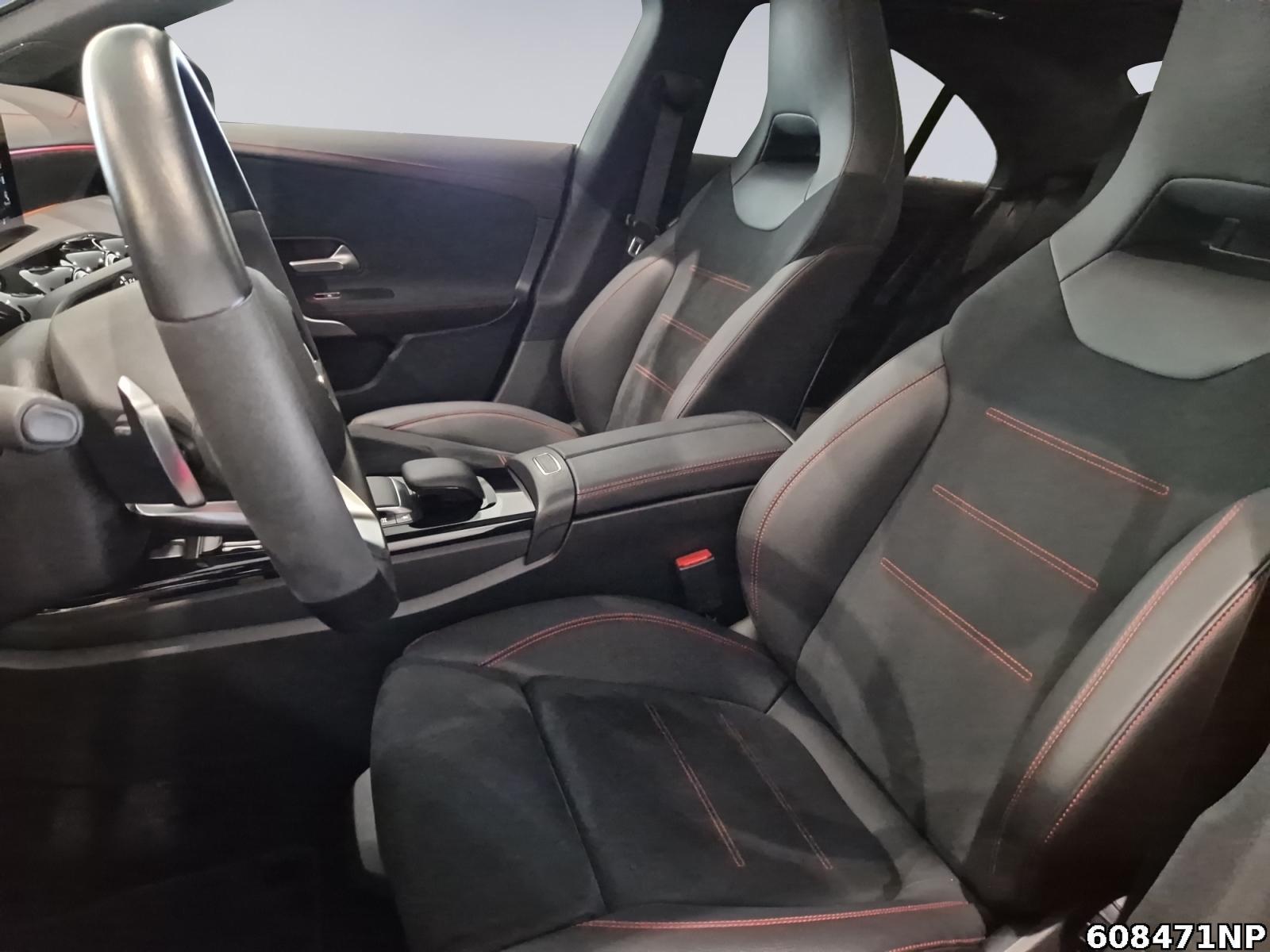 Fahrzeugabbildung Mercedes-Benz CLA 200 AMG Line MULTIBEAM Panorama Ambiente360°