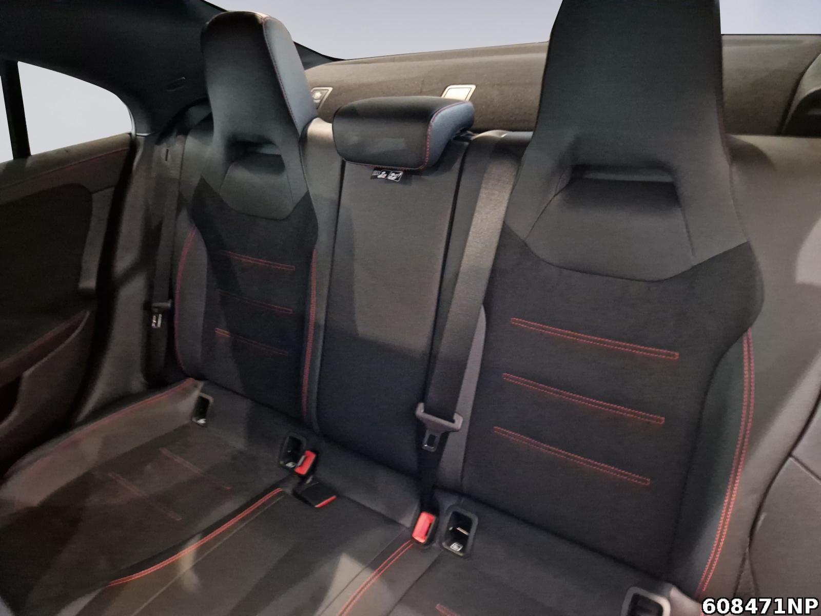Fahrzeugabbildung Mercedes-Benz CLA 200 AMG Line MULTIBEAM Panorama Ambiente360°