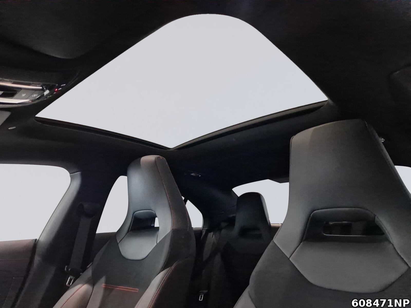 Fahrzeugabbildung Mercedes-Benz CLA 200 AMG Line MULTIBEAM Panorama Ambiente360°