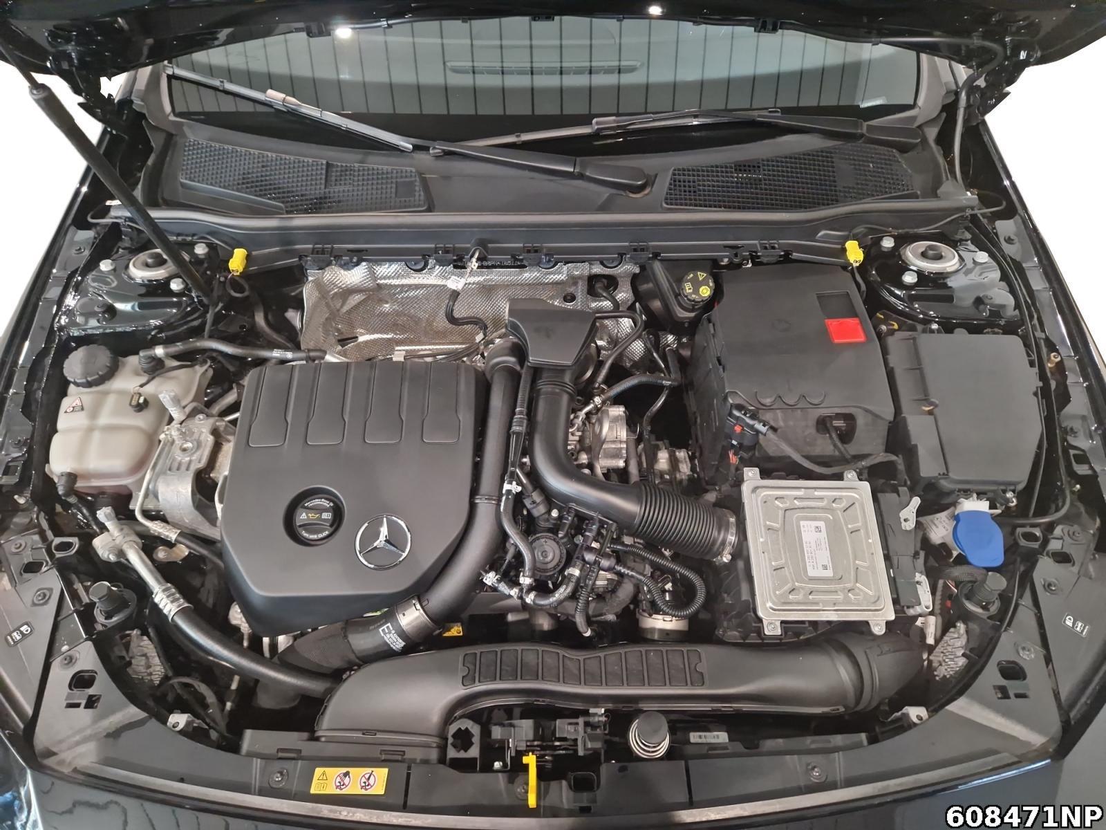 Fahrzeugabbildung Mercedes-Benz CLA 200 AMG Line MULTIBEAM Panorama Ambiente360°