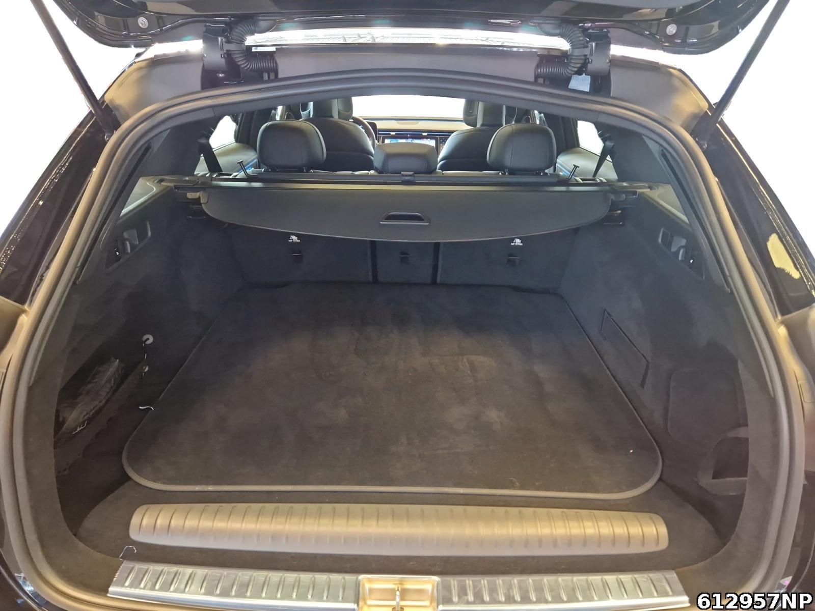 Fahrzeugabbildung Mercedes-Benz E 300 e T AMG AHK Pano 360 Distronic 4D Digital