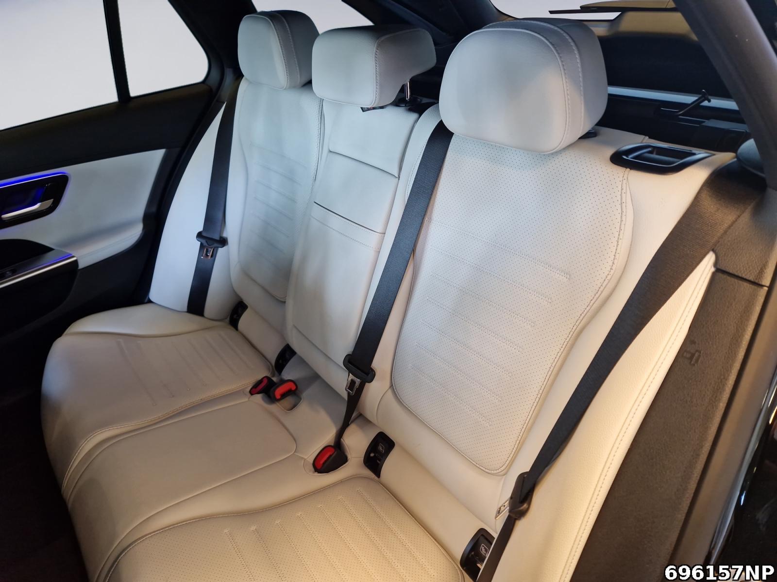 Fahrzeugabbildung Mercedes-Benz C 300 d T AMG AHK Night Kamera LED Ambiente