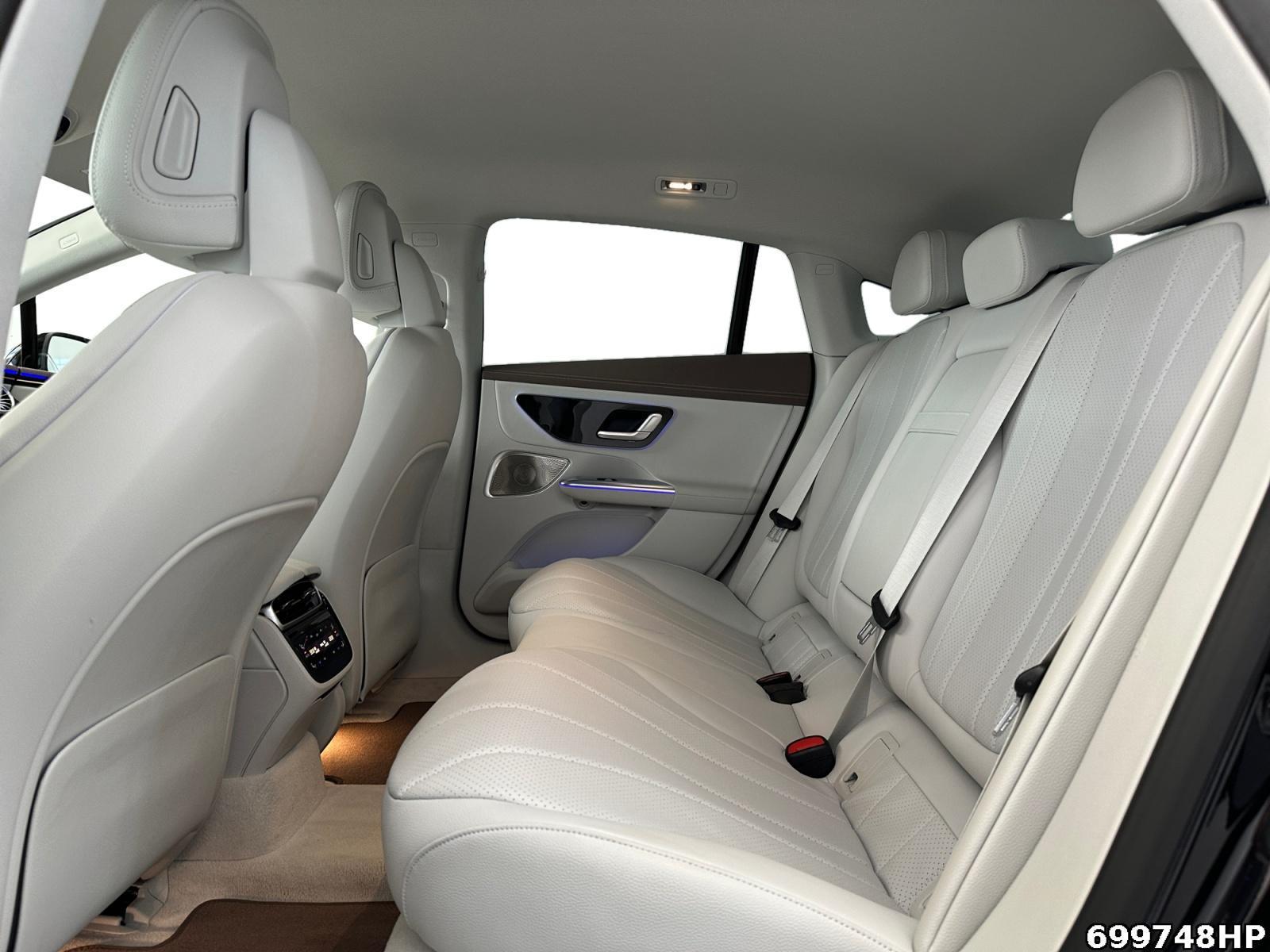 Fahrzeugabbildung Mercedes-Benz EQE AMG AIRMATIC Burmester Memory 360°-Kam.