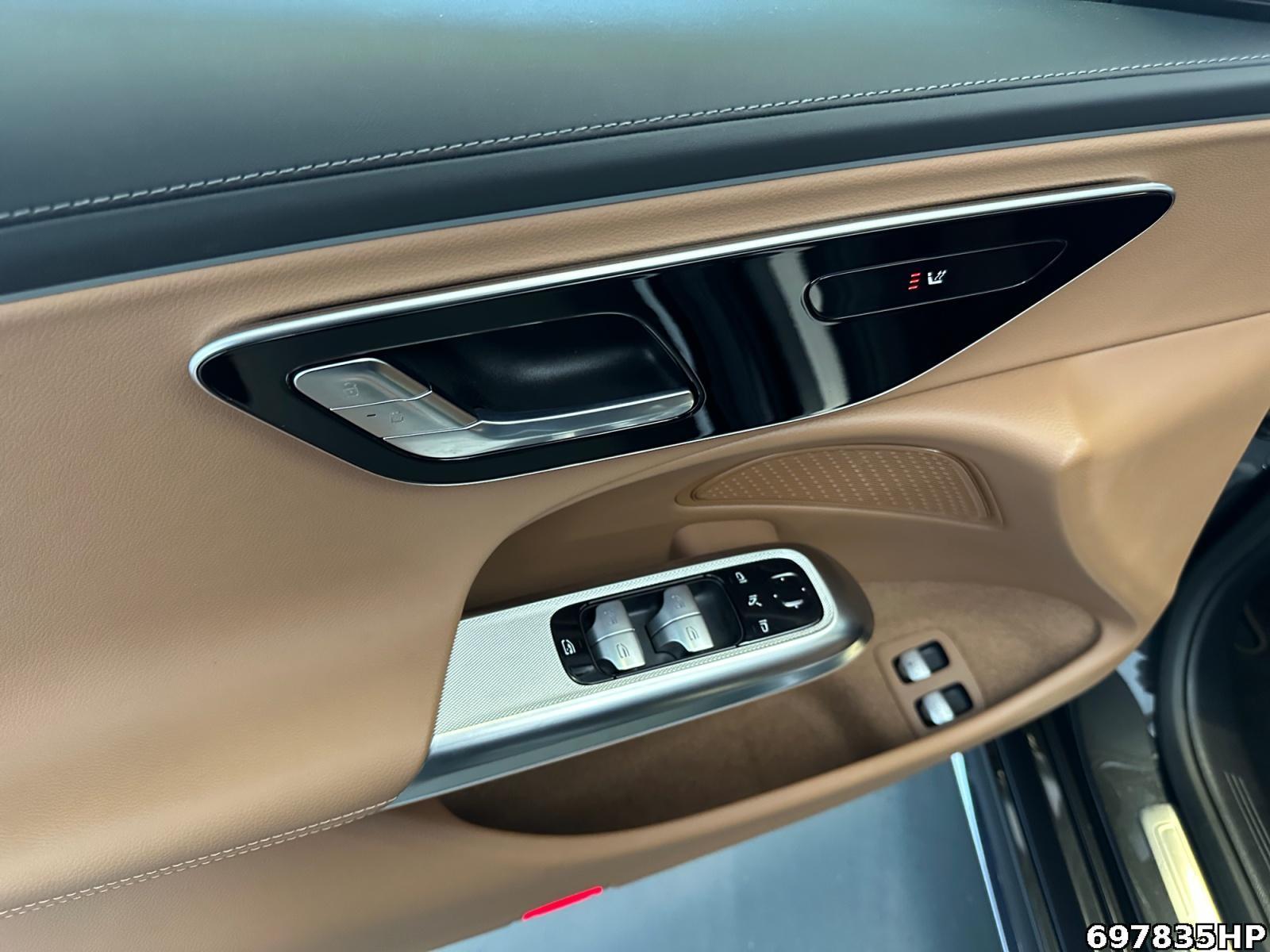 Fahrzeugabbildung Mercedes-Benz E 300 e T AMG AHK Pano 360° Keyless Distronic