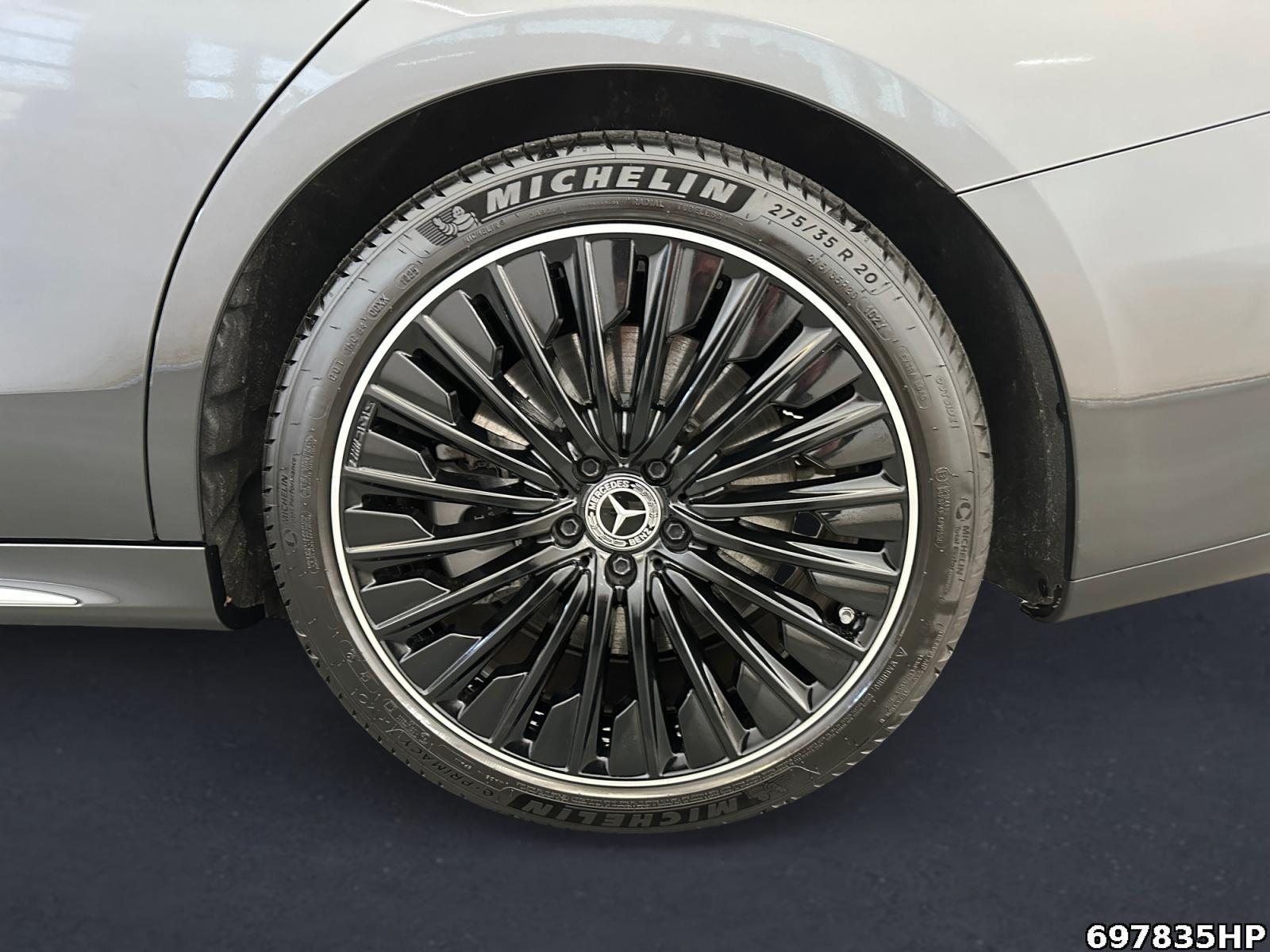 Fahrzeugabbildung Mercedes-Benz E 300 e T AMG AHK Pano 360° Keyless Distronic