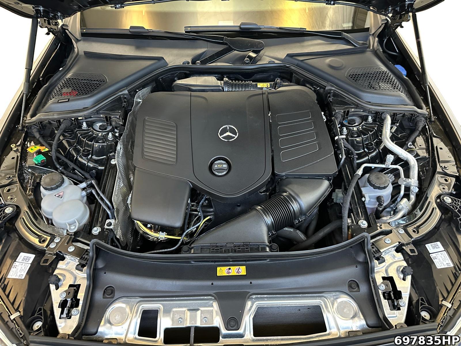 Fahrzeugabbildung Mercedes-Benz E 300 e T AMG AHK Pano 360° Keyless Distronic