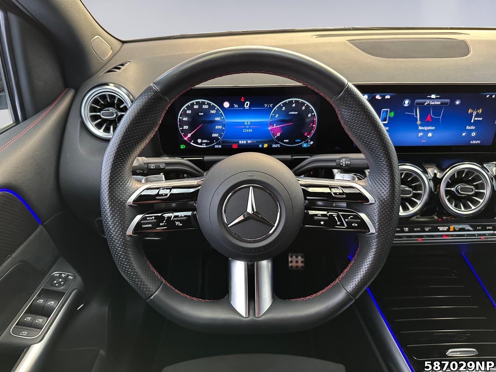 Fahrzeugabbildung Mercedes-Benz B 180 AMG Line Ambientebeleuchtung Apple CarPlay