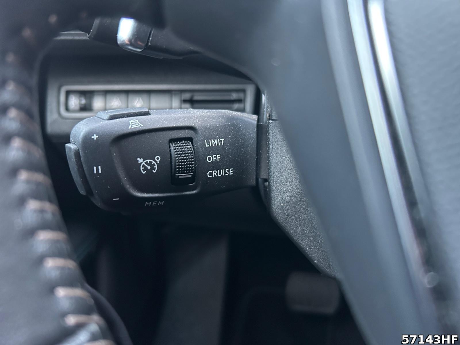 Fahrzeugabbildung Peugeot 3008 Allure +SHZ+MILDHYBRID+CARPLAY+LED+