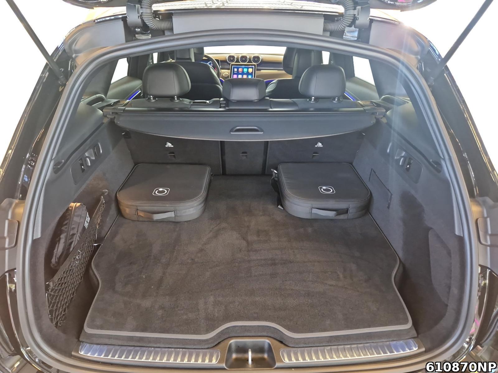 Fahrzeugabbildung Mercedes-Benz GLC 300 de 4M AMG AHK Pano Digital 360° Memory