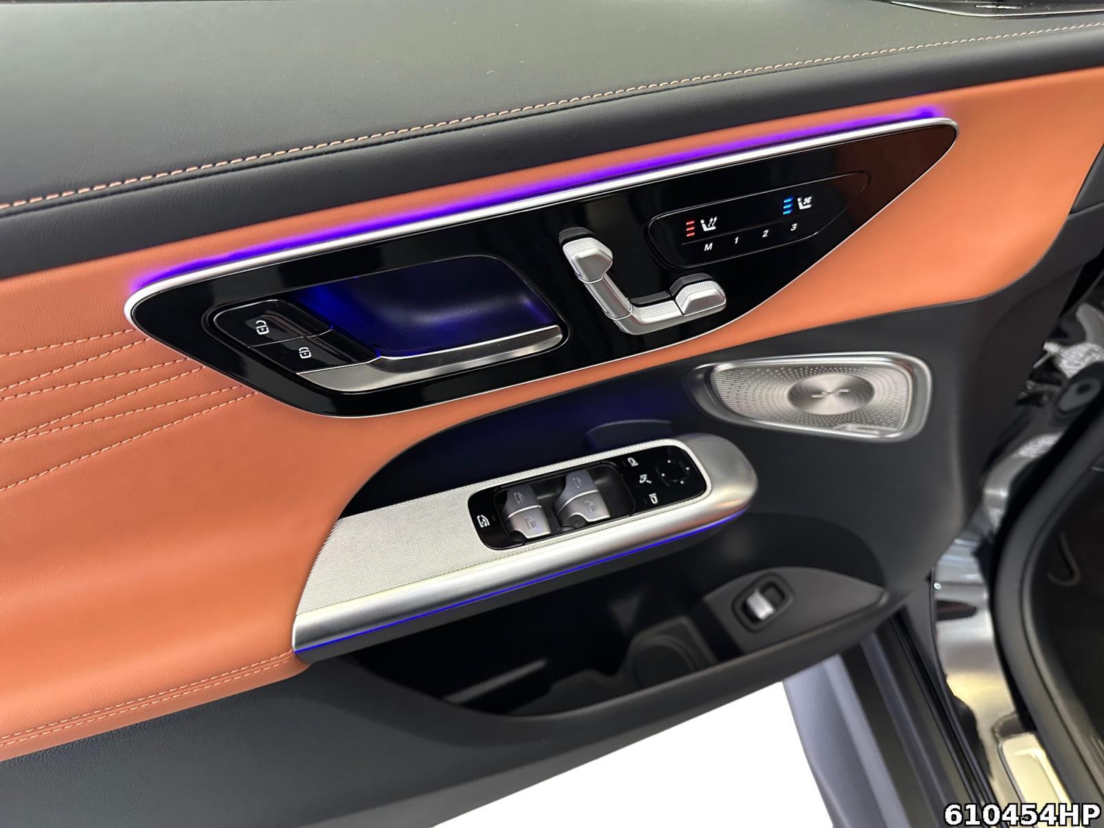 Fahrzeugabbildung Mercedes-Benz GLC 300 de 4M AMG AHK Burmester 20
