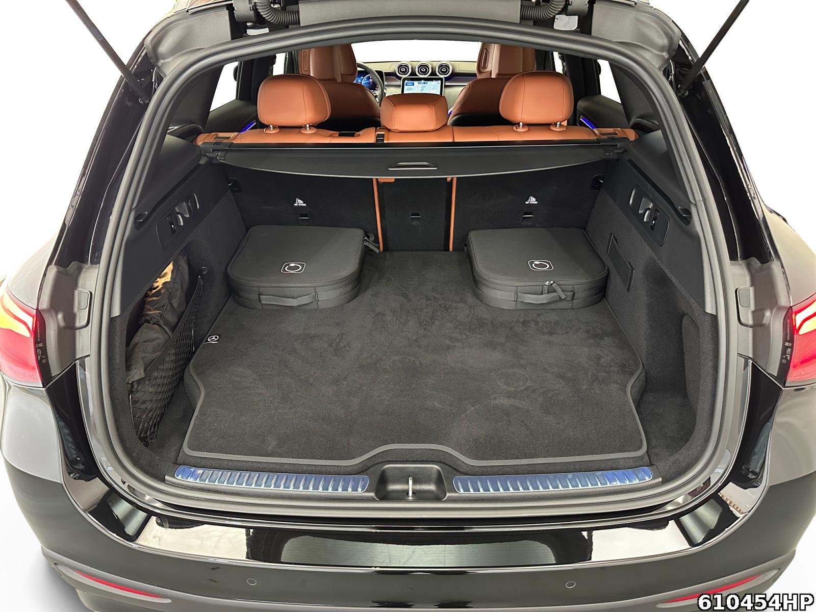 Fahrzeugabbildung Mercedes-Benz GLC 300 de 4M AMG AHK Burmester 20
