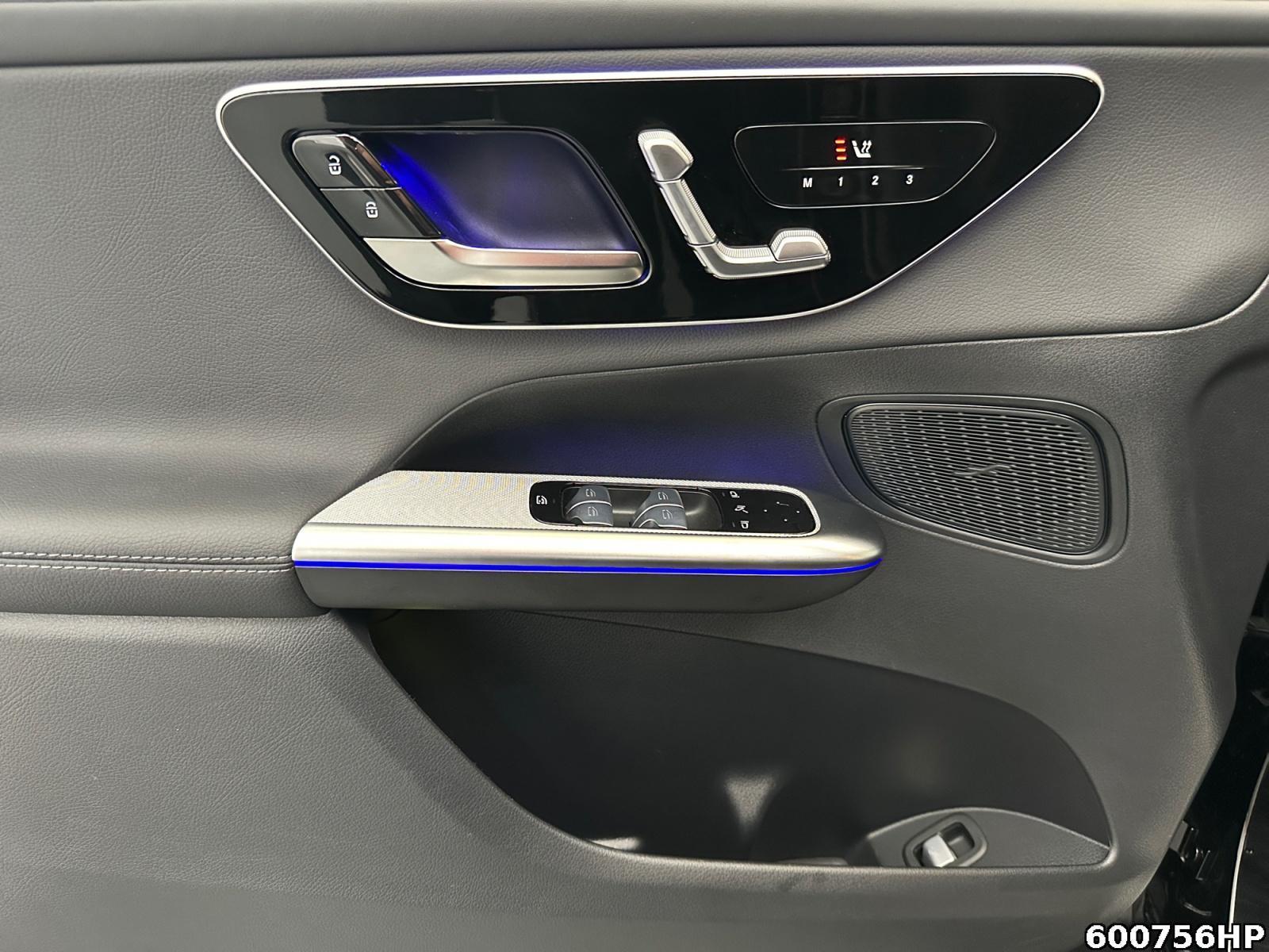 Fahrzeugabbildung Mercedes-Benz GLC 300 de 4M AMG AHK DigitalLight Night Memory