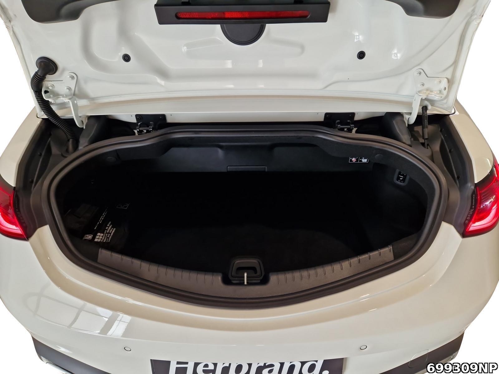 Fahrzeugabbildung Mercedes-Benz CLE 200 Cabrio AMG Night Memory AIRCAP AIRSCARF