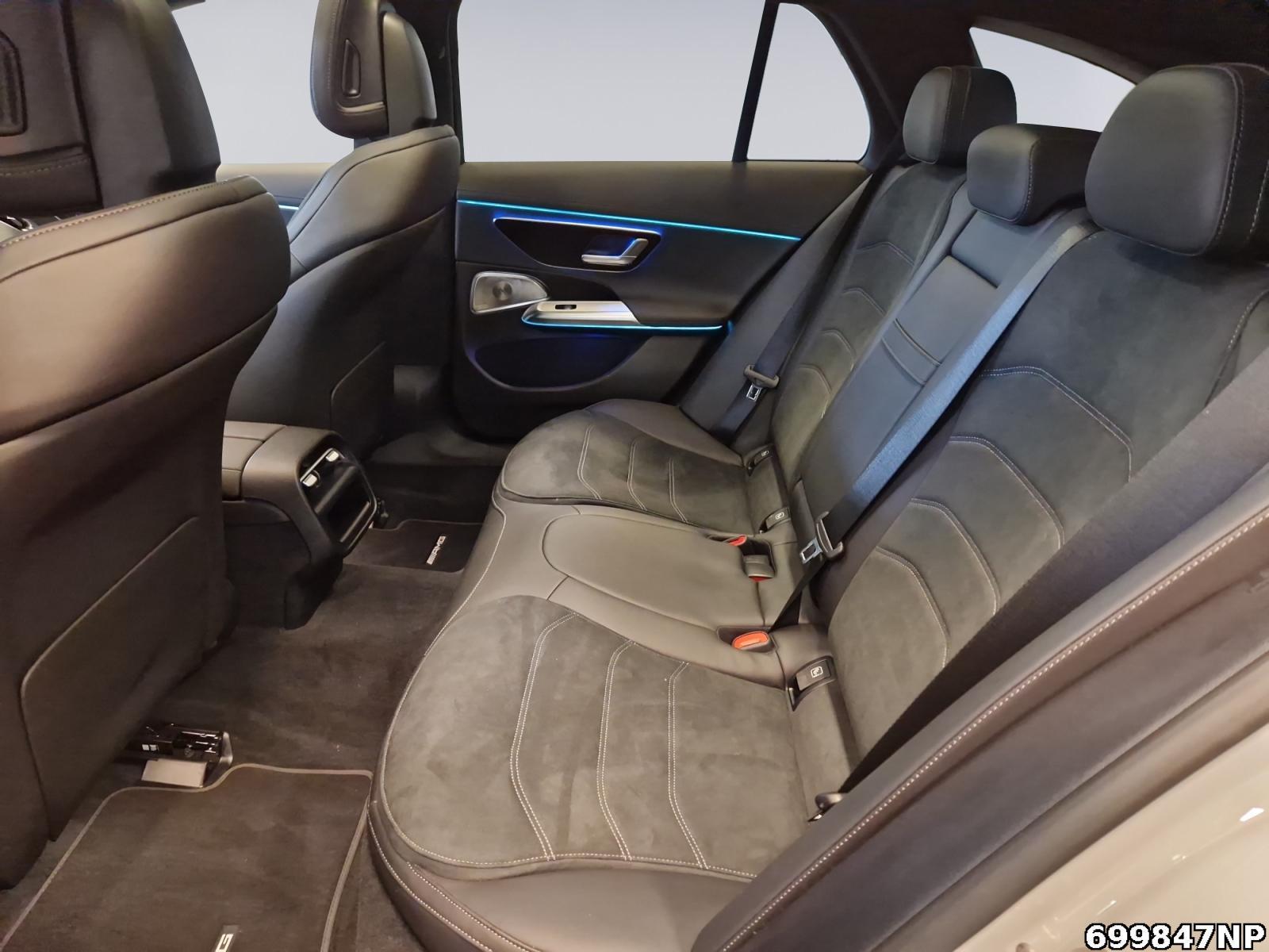 Fahrzeugabbildung Mercedes-Benz E 300 de T AMG Night AHK Pano 360° Digital-Light