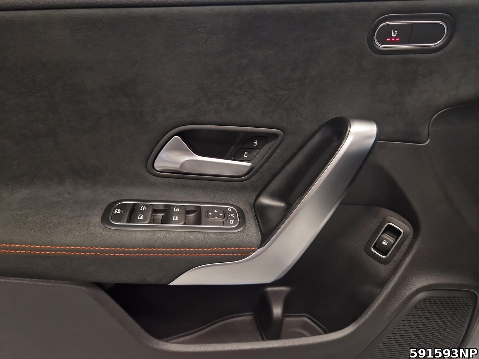 Fahrzeugabbildung Mercedes-Benz CLA 250 Shooting Brake e AMG Keyless Distronic