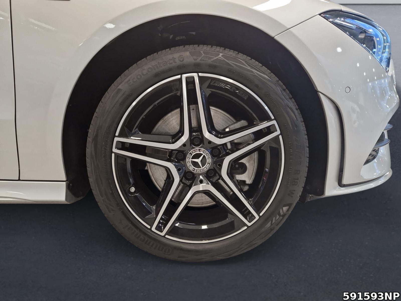 Fahrzeugabbildung Mercedes-Benz CLA 250 Shooting Brake e AMG Keyless Distronic
