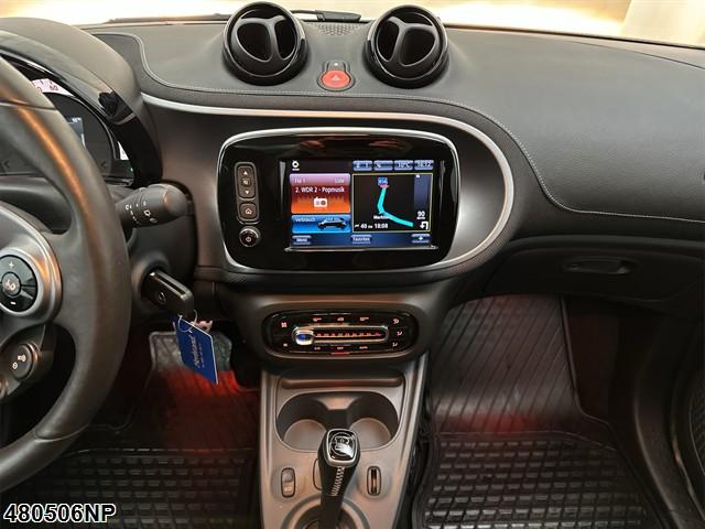 Fahrzeugabbildung Smart ForFour EQ Brabus Pano Kamera JBL 22 KW-Lader