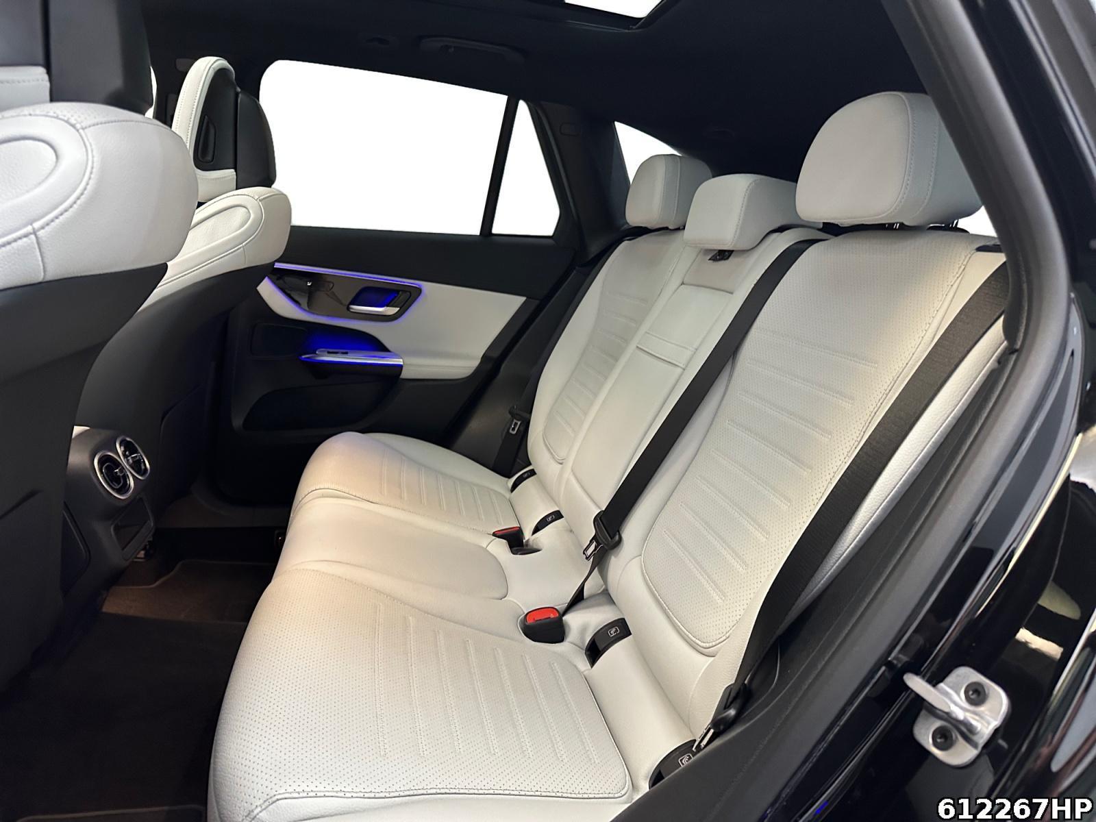 Fahrzeugabbildung Mercedes-Benz GLC 300 e 4M AMG AHK Pano 360°DistonicMemoryLED
