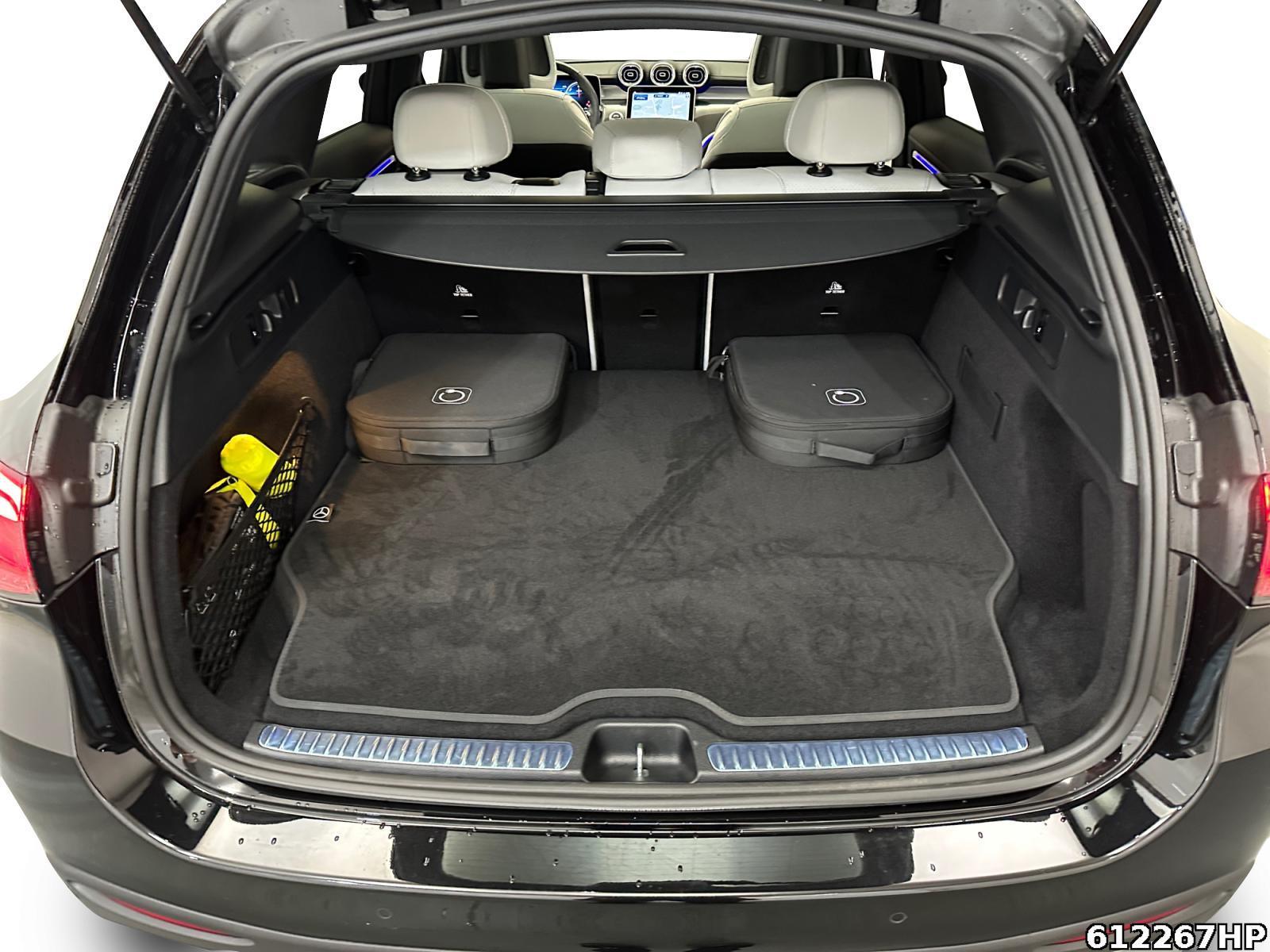 Fahrzeugabbildung Mercedes-Benz GLC 300 e 4M AMG AHK Pano 360°DistonicMemoryLED
