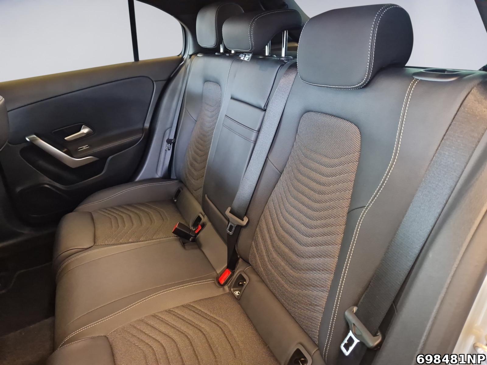 Fahrzeugabbildung Mercedes-Benz A 200 Progressive Panorama Night Totwinkel LED