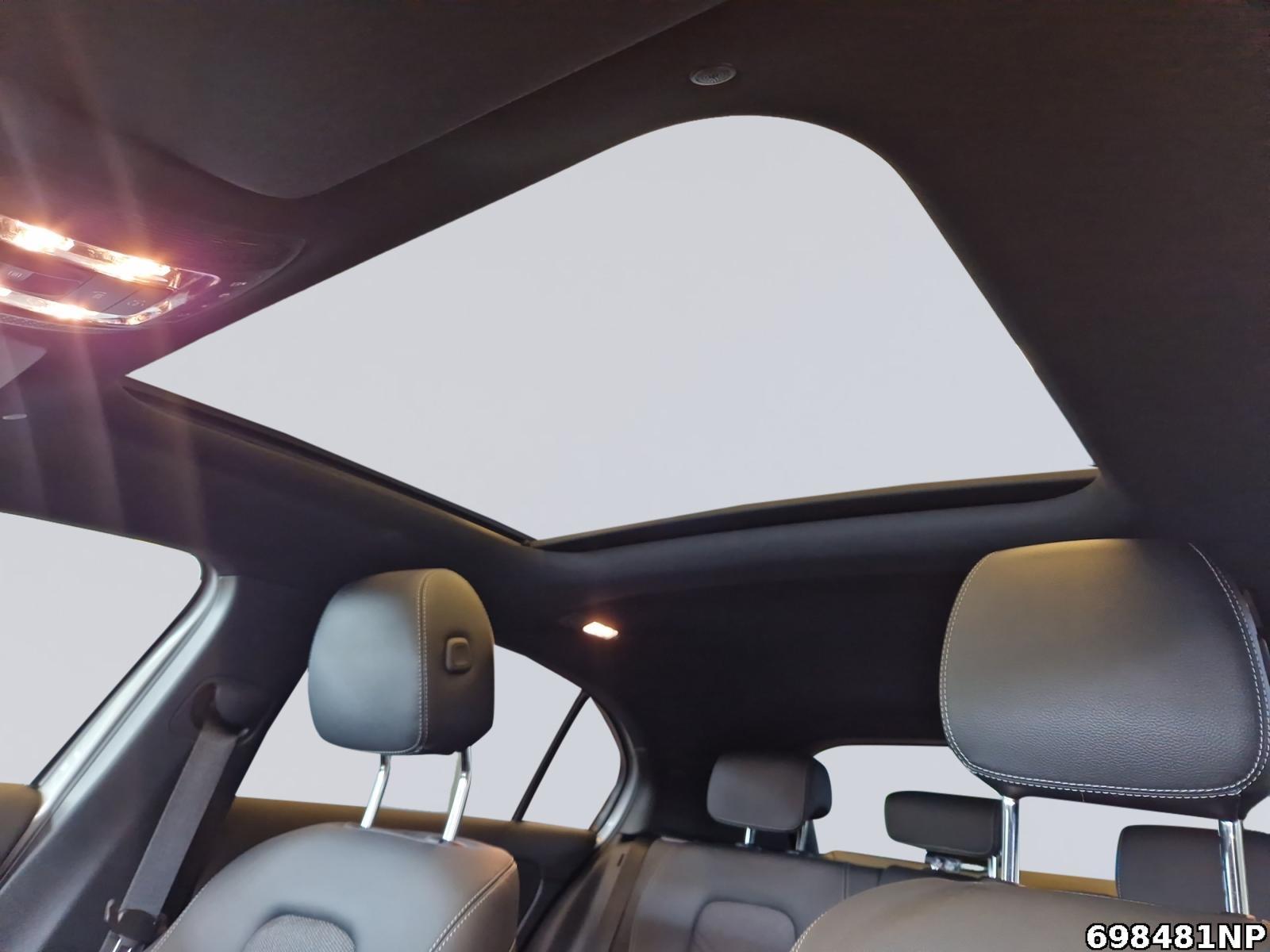 Fahrzeugabbildung Mercedes-Benz A 200 Progressive Panorama Night Totwinkel LED