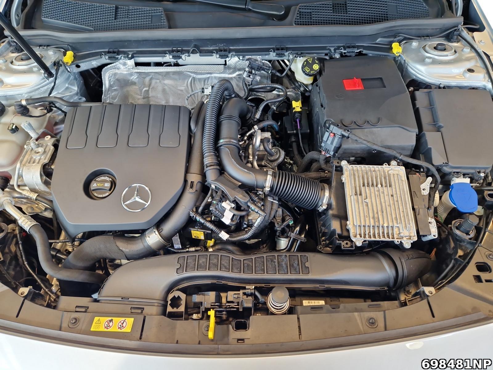 Fahrzeugabbildung Mercedes-Benz A 200 Progressive Panorama Night Totwinkel LED