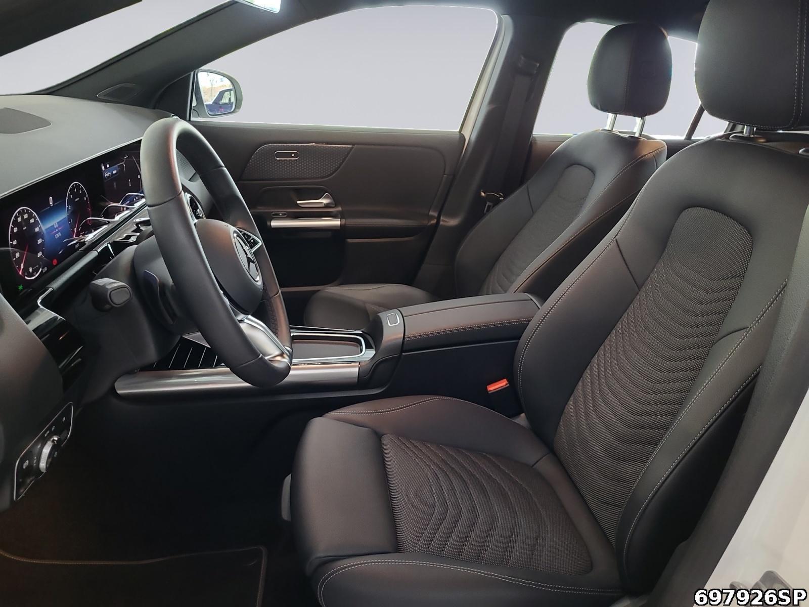 Fahrzeugabbildung Mercedes-Benz GLA 200 Progressive AHK LED KAMERA EASY-PACK DAB
