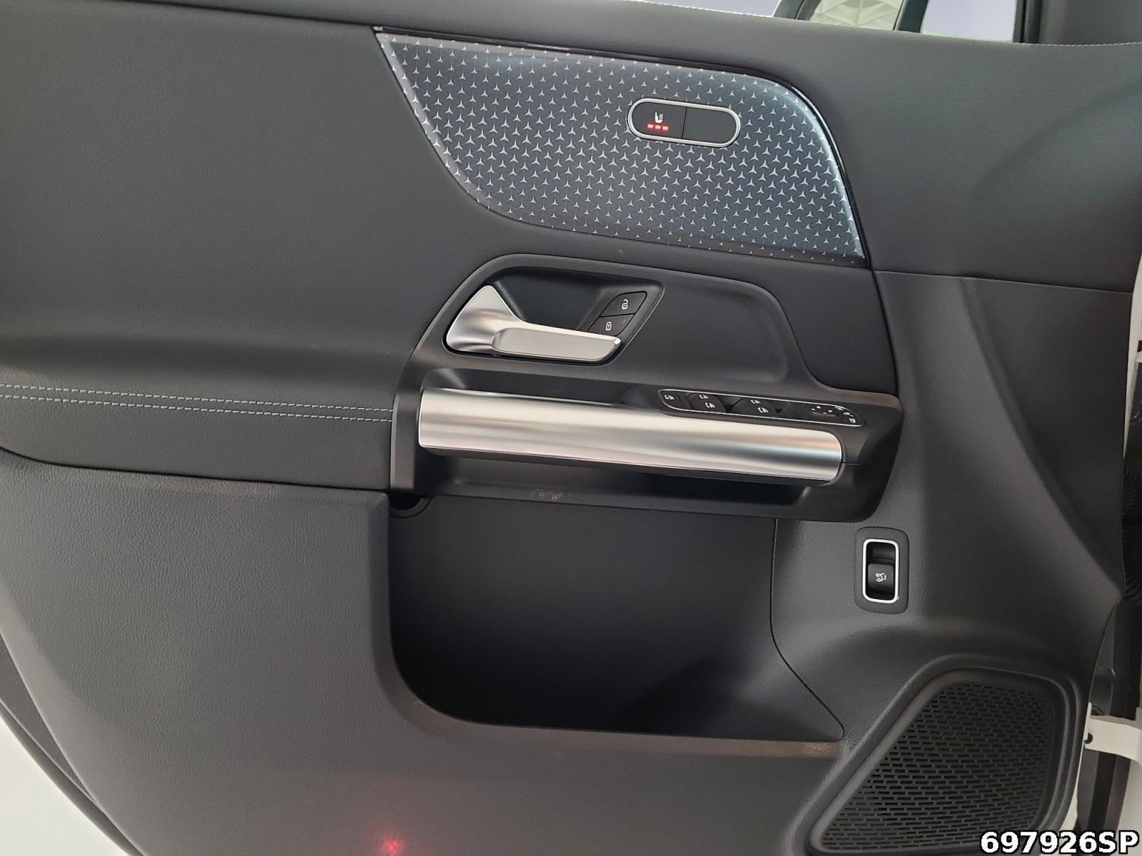 Fahrzeugabbildung Mercedes-Benz GLA 200 Progressive AHK LED KAMERA EASY-PACK DAB