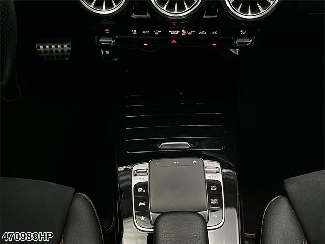 Fahrzeugabbildung Mercedes-Benz CLA 200 Shooting Brake AMG Edition1 Distronic