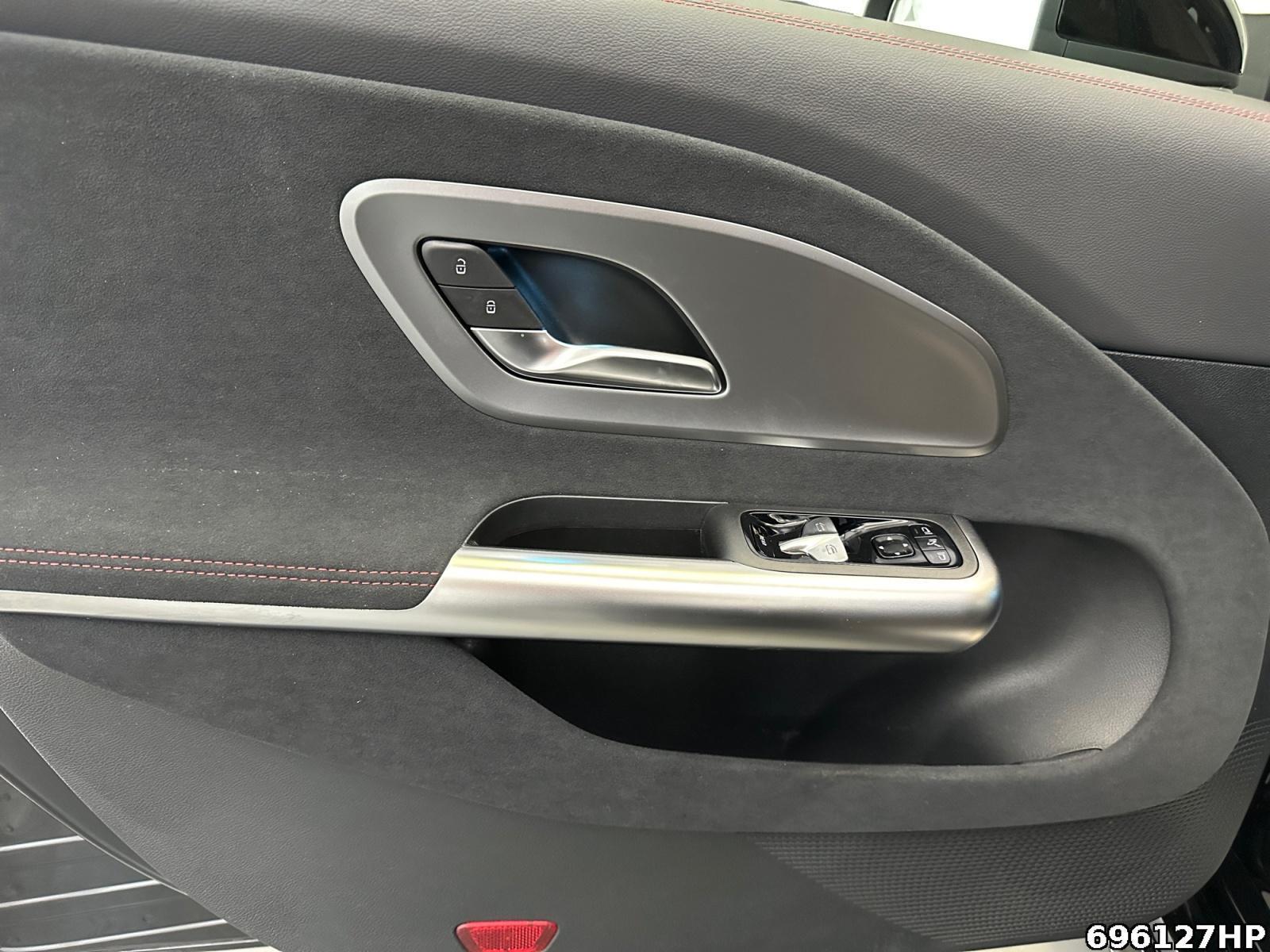 Fahrzeugabbildung Mercedes-Benz CLA 200 +AMG-LINE+NIGHT+ADVANCE-PLUS+MULTIBEAM+