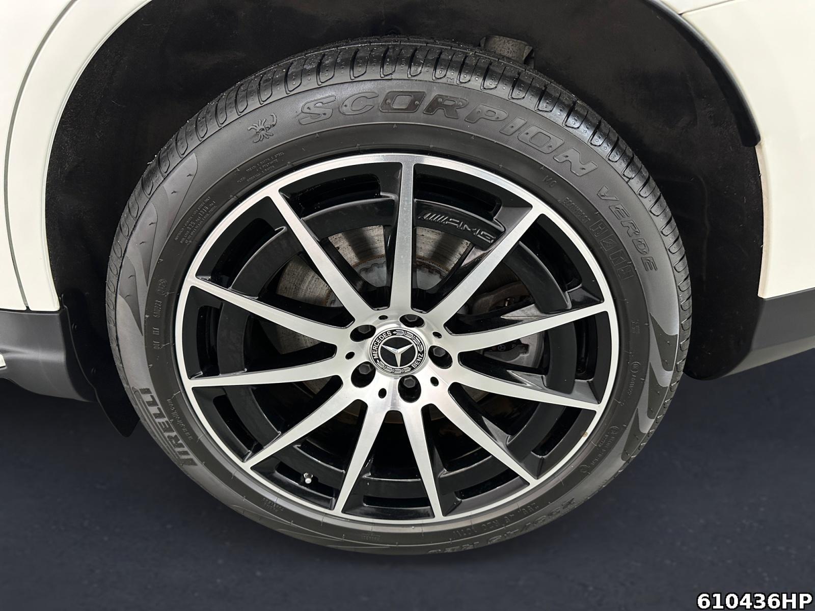Fahrzeugabbildung Mercedes-Benz EQC 4M AMG Line Burmester Distronic Head-up