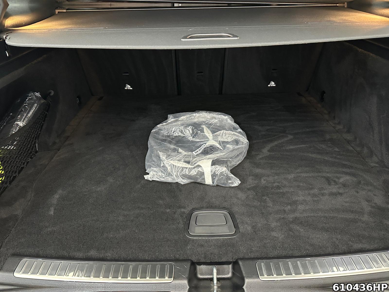 Fahrzeugabbildung Mercedes-Benz EQC 4M AMG Line Burmester Distronic Head-up