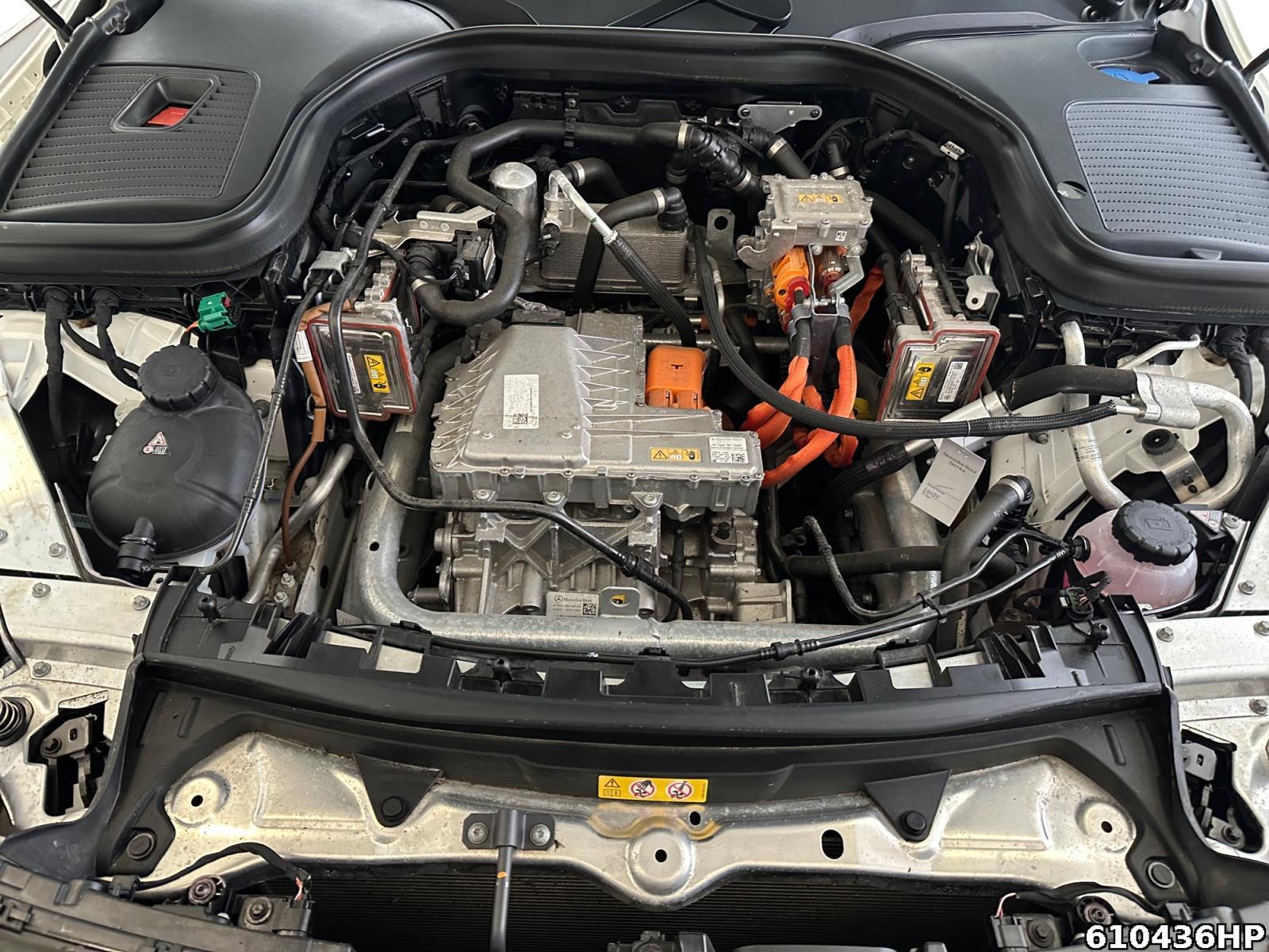 Fahrzeugabbildung Mercedes-Benz EQC 4M AMG Line Burmester Distronic Head-up
