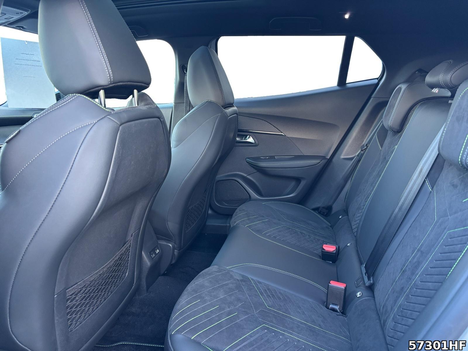 Fahrzeugabbildung Peugeot 2008 GT +ALCANTARA+PANODACH+CARPLAY+SHZ+KAMERA