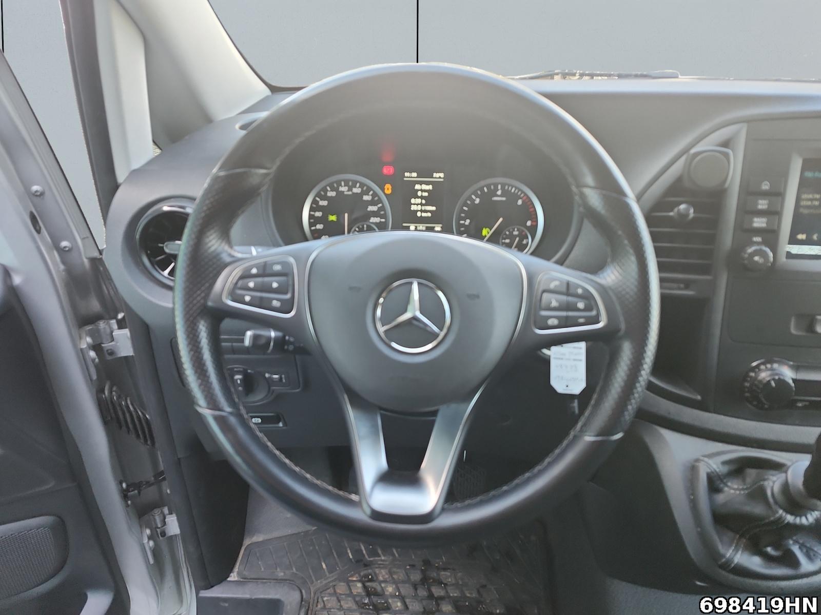 Fahrzeugabbildung Mercedes-Benz Vito 114 CDI Mixto Lang*Regale*Kamera*6-Sitzer*