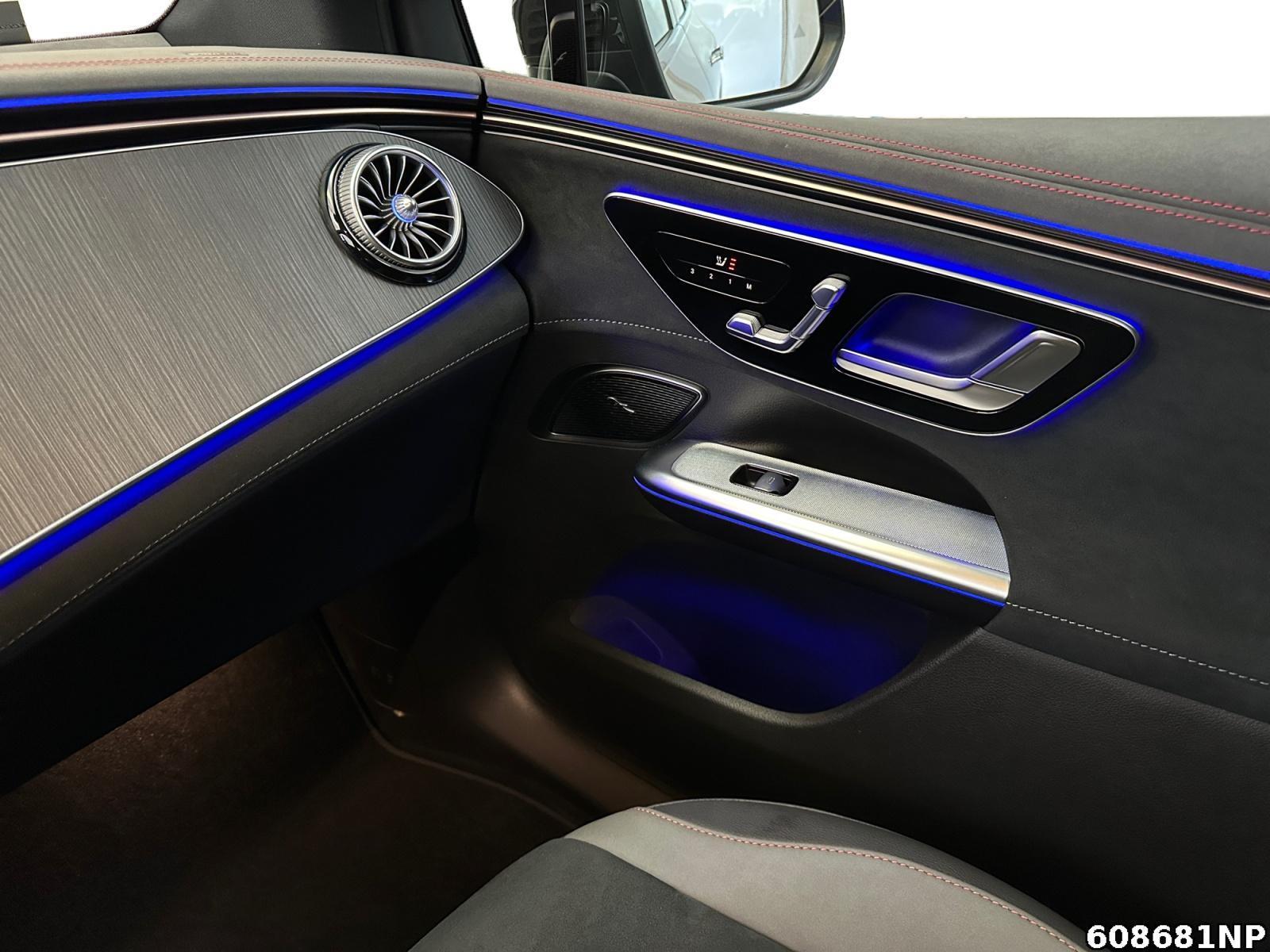 Fahrzeugabbildung Mercedes-Benz EQE SUV 350+ AMG Airmatic AHK Memory Distro. 20