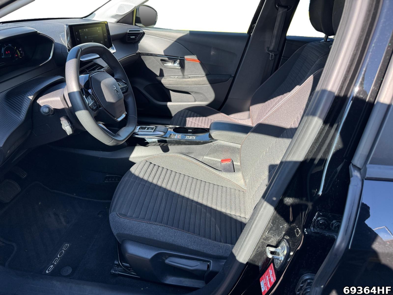 Fahrzeugabbildung Peugeot 208 Active Pack 100kW