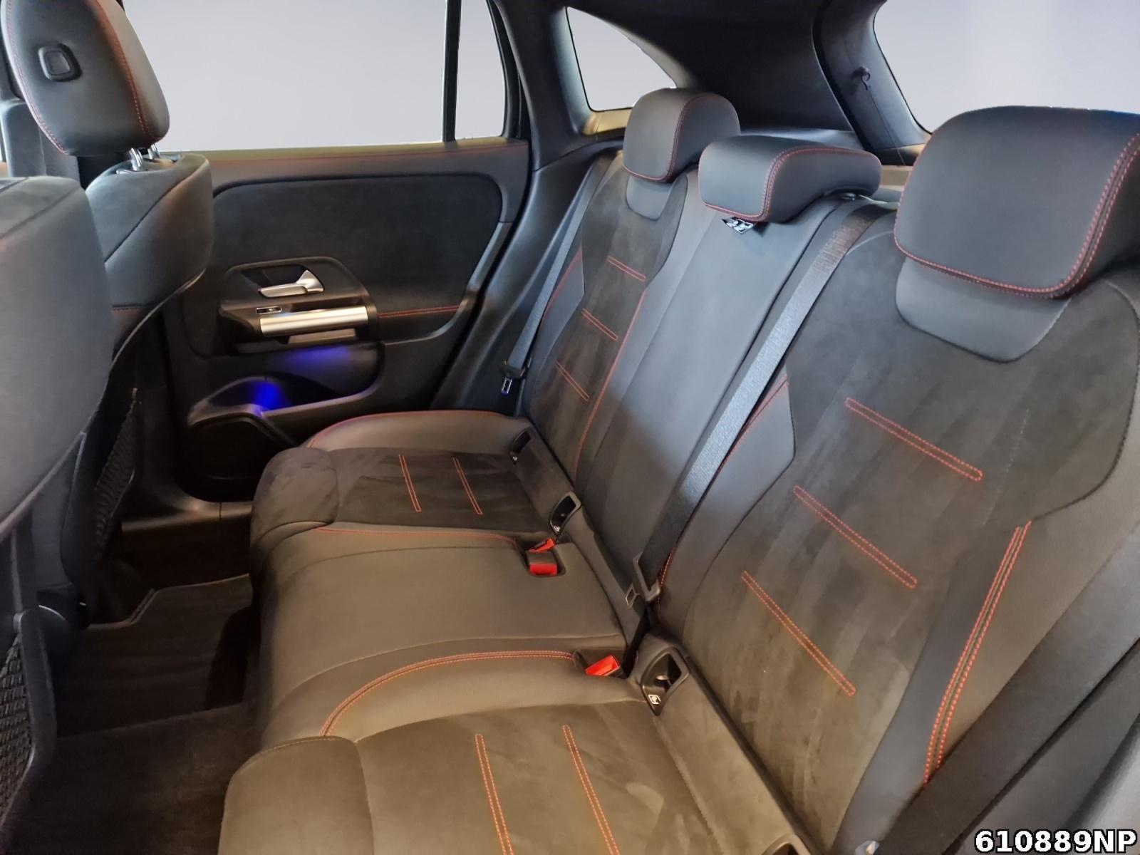 Fahrzeugabbildung Mercedes-Benz GLA 180 AMG AHK LED 360° Totwinkel 19